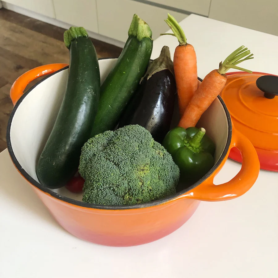 26cm Round Dutch Oven Casserole Pan - Orange - Image 4